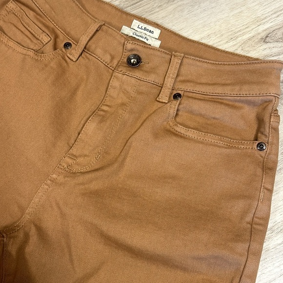 L.L. Bean Women’s True Shape Classic Fit Straight Leg Cotton Blend Denim Jeans - Picture 4 of 9